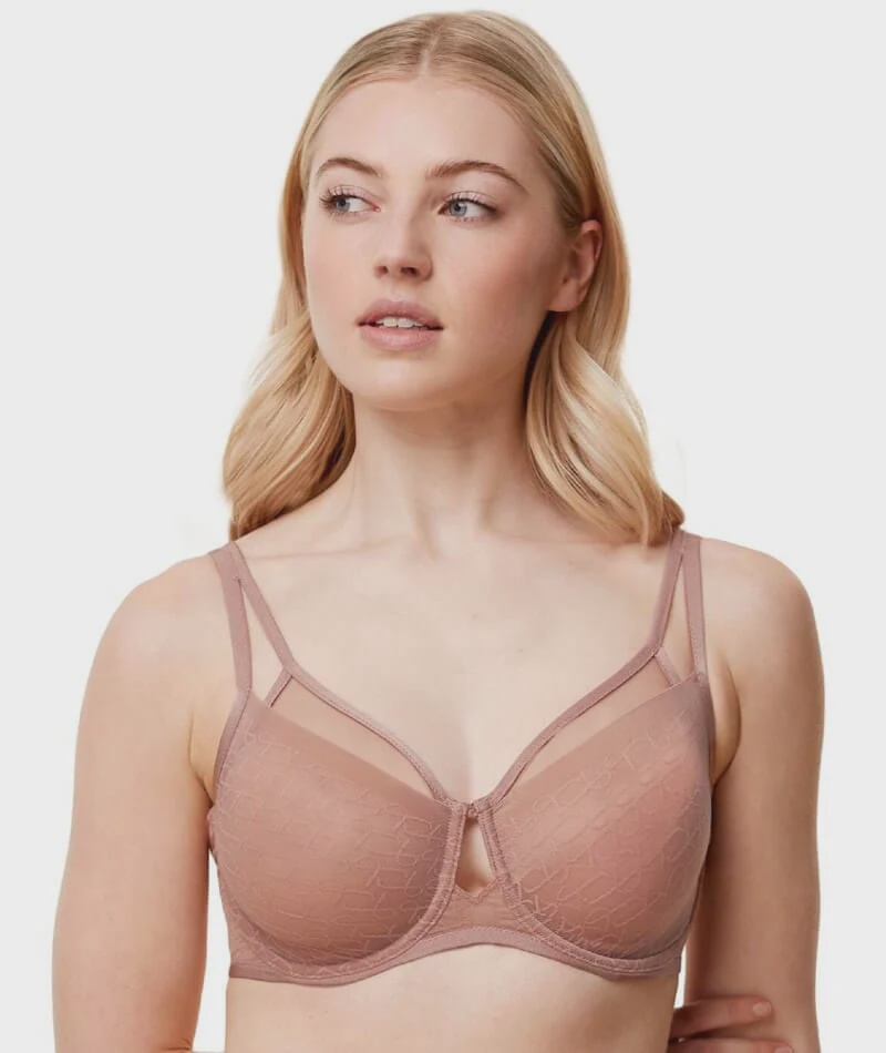 Triumph Signature sheer Minimizer -Toasted Almond