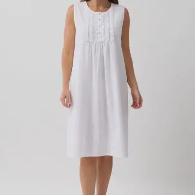 Schrank White Sleeveless Frilled Seersucker Nightie
